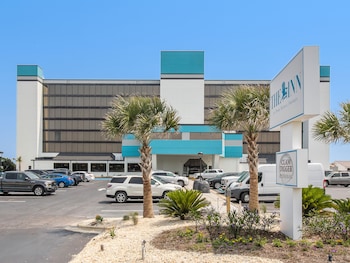 crystal coast oceanfront hotel