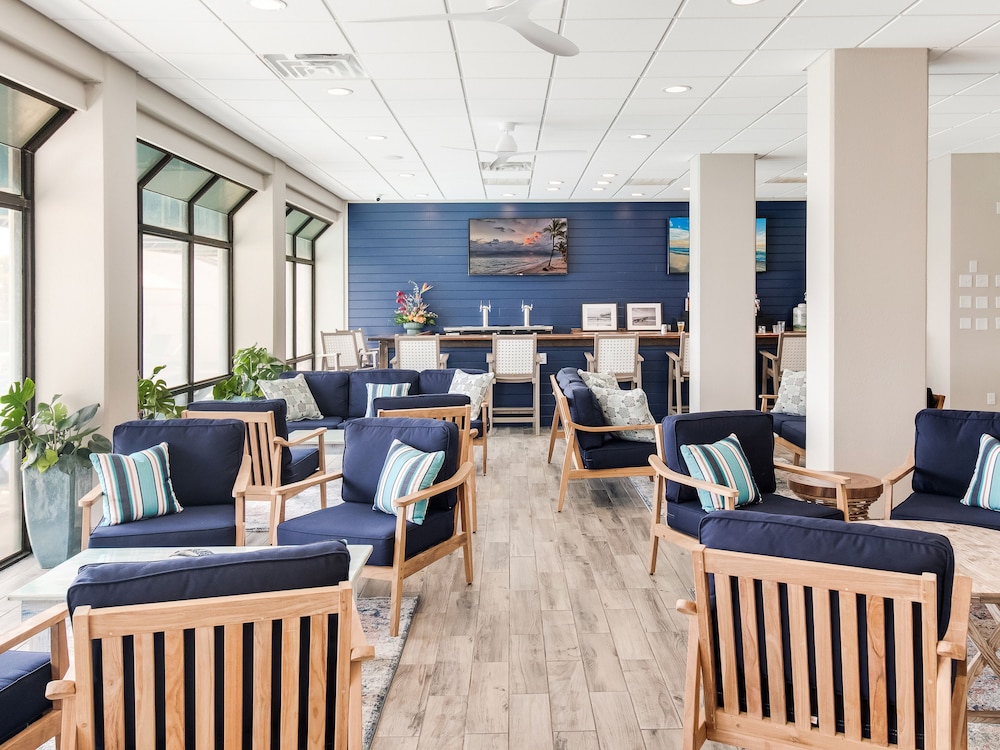 crystal coast oceanfront hotel