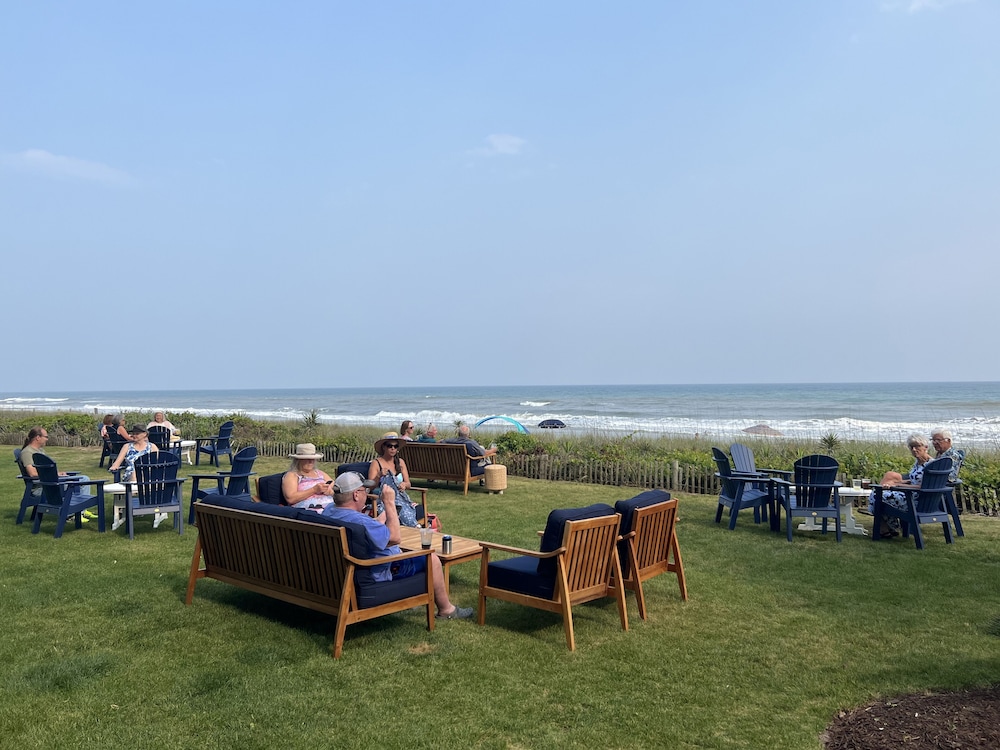 crystal coast oceanfront hotel