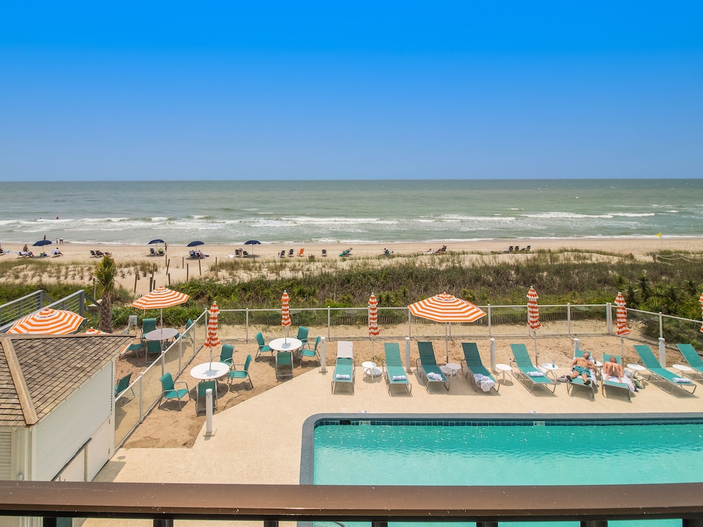 crystal coast oceanfront hotel