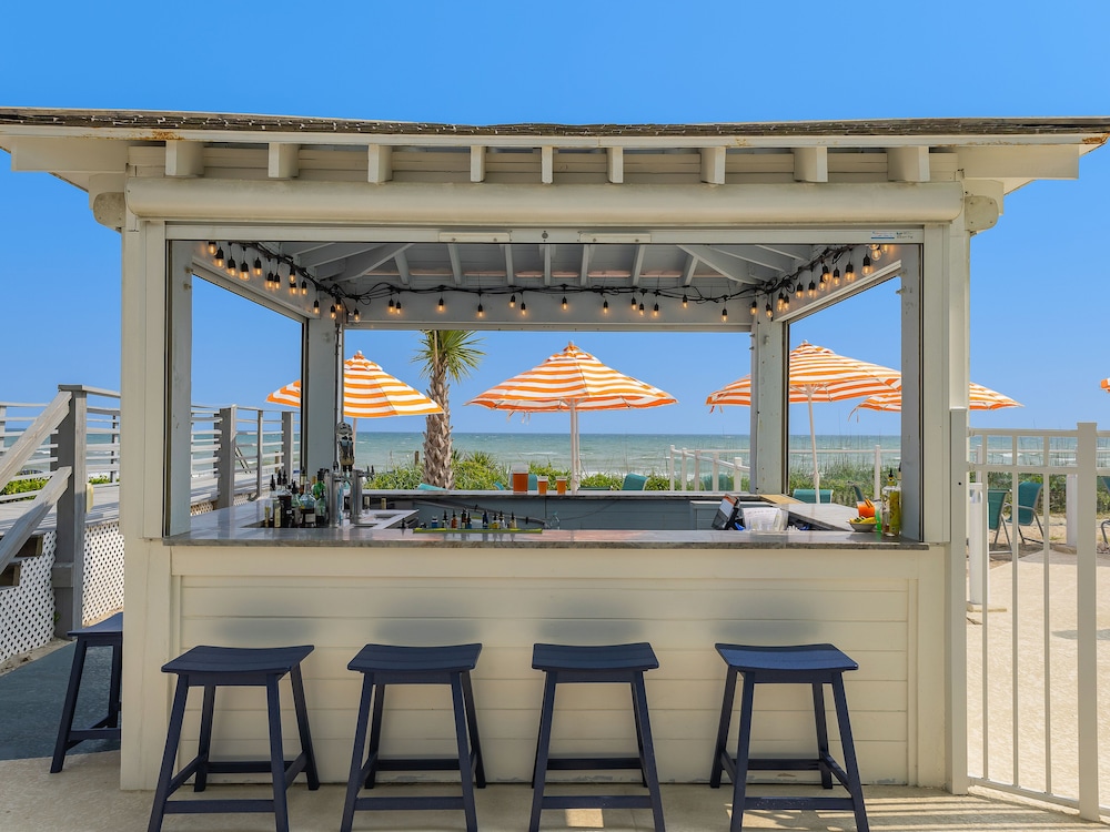 crystal coast oceanfront hotel