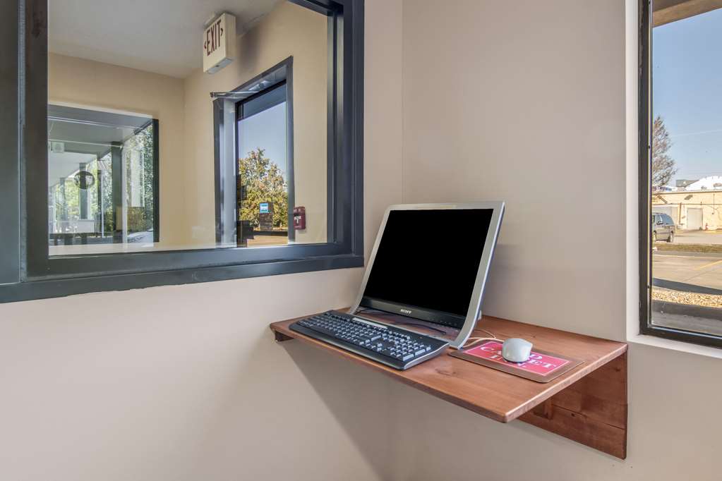 rodeway inn and suites