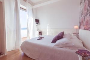piccolo mondo hotel