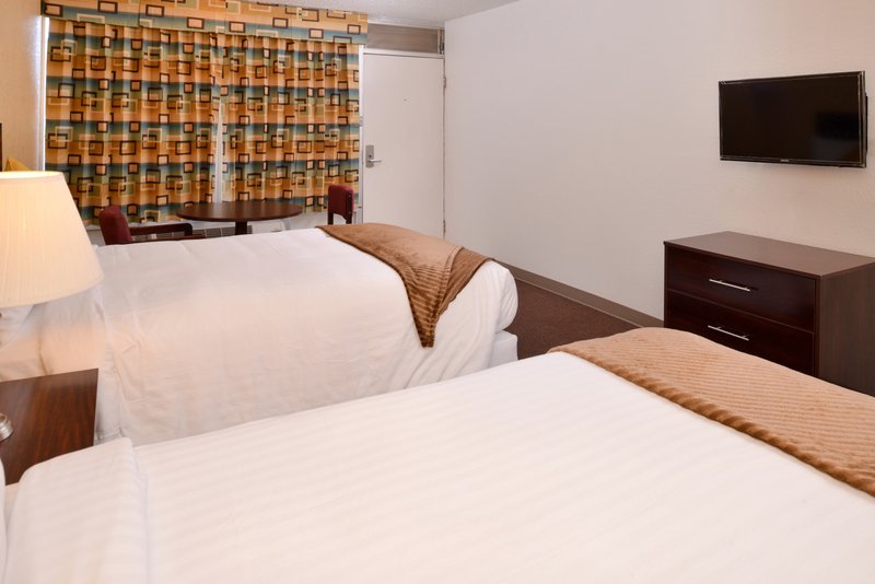 red carpet inn battleboro