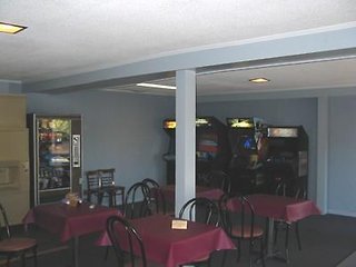 red carpet inn louisville