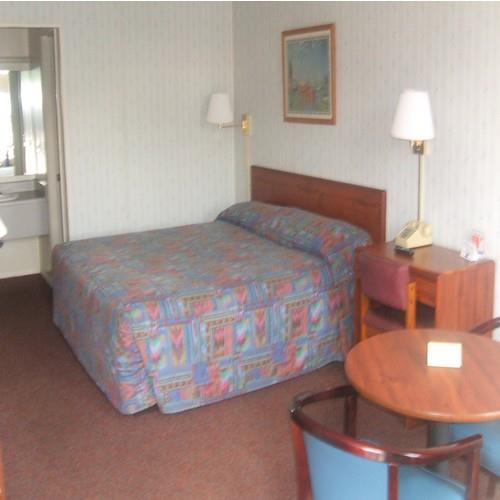 red carpet inn louisville