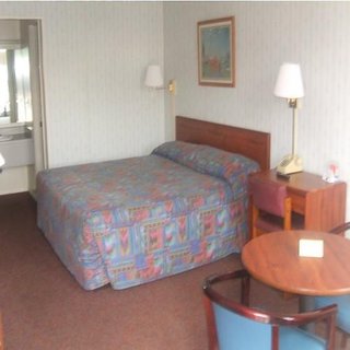 red carpet inn louisville