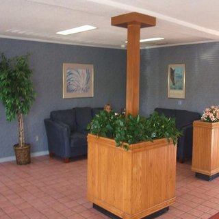 red carpet inn louisville