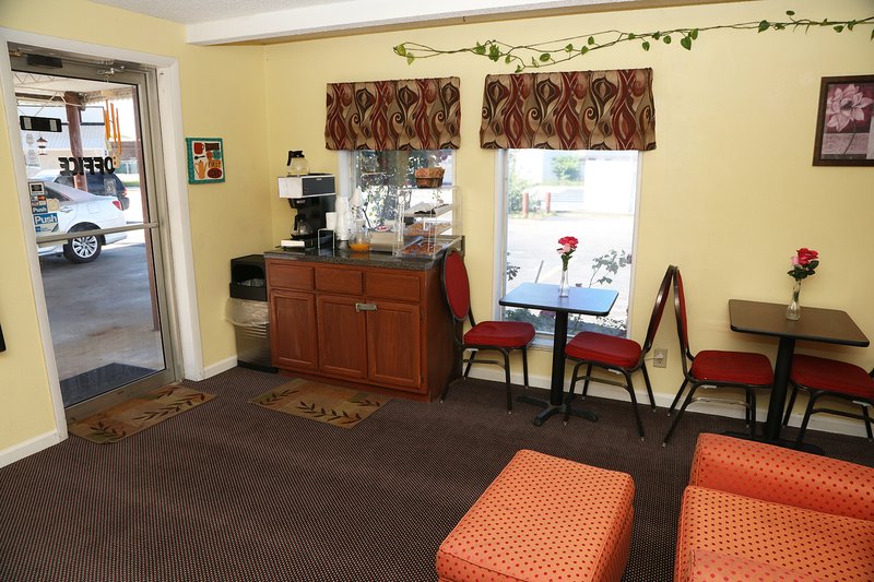 red carpet inn oxford