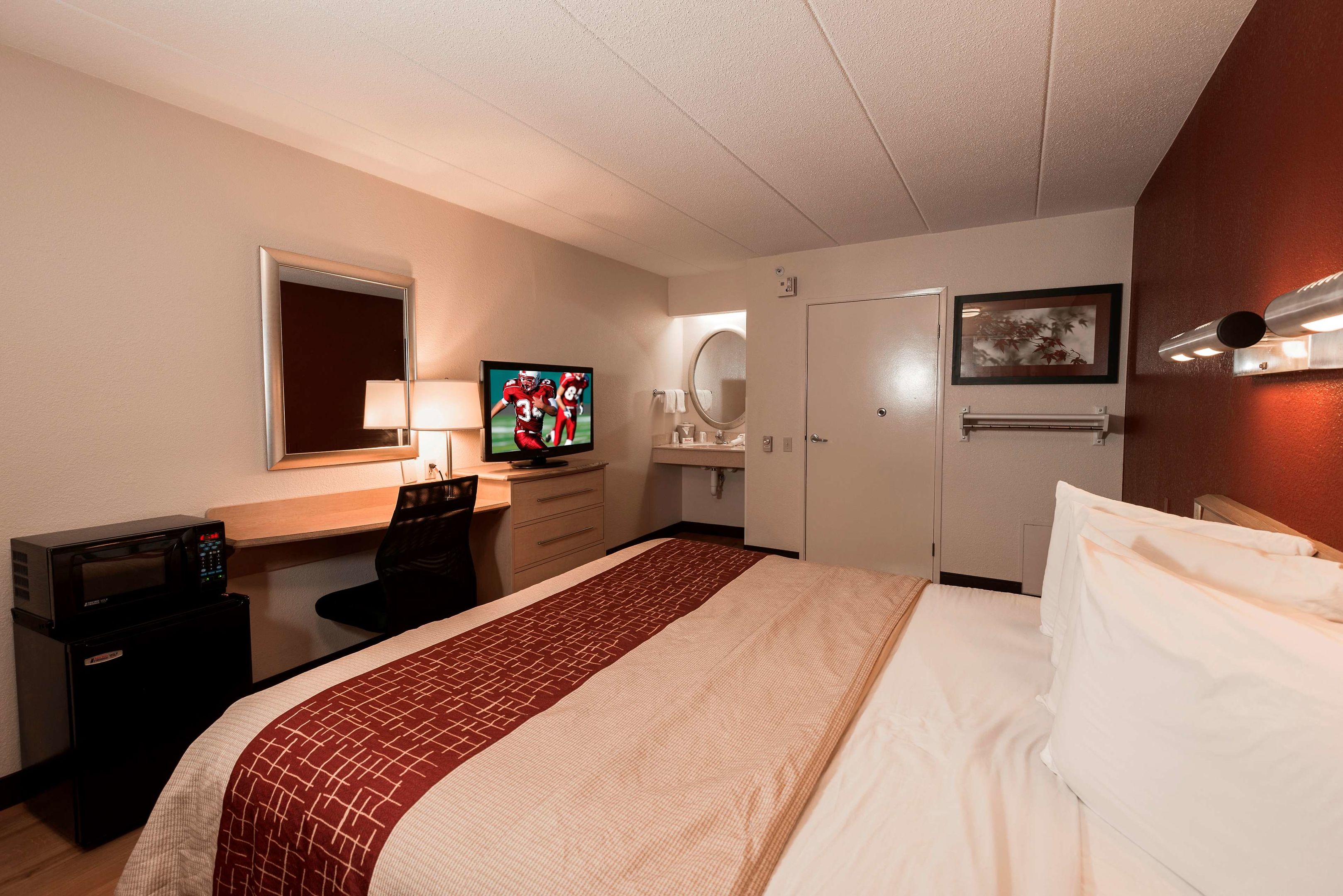 red roof inn parkersburg