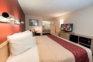 red roof inn parkersburg