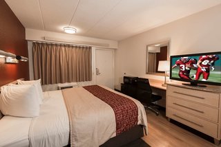 red roof inn parkersburg