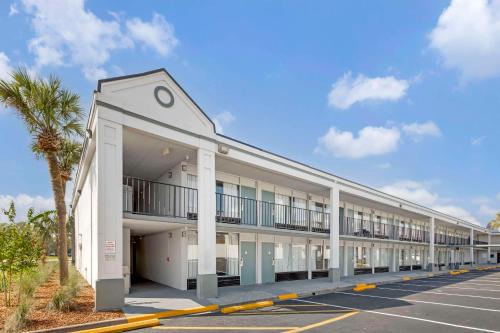 astoria hotel suites orange park