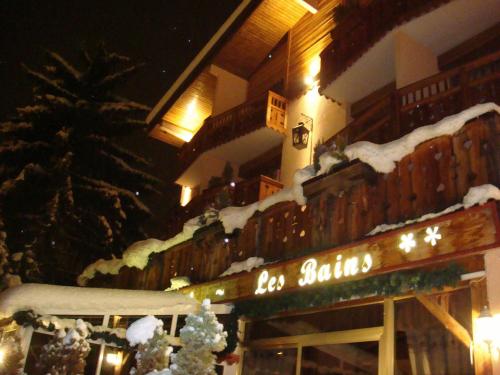 Hôtel Les Bains,,3 star