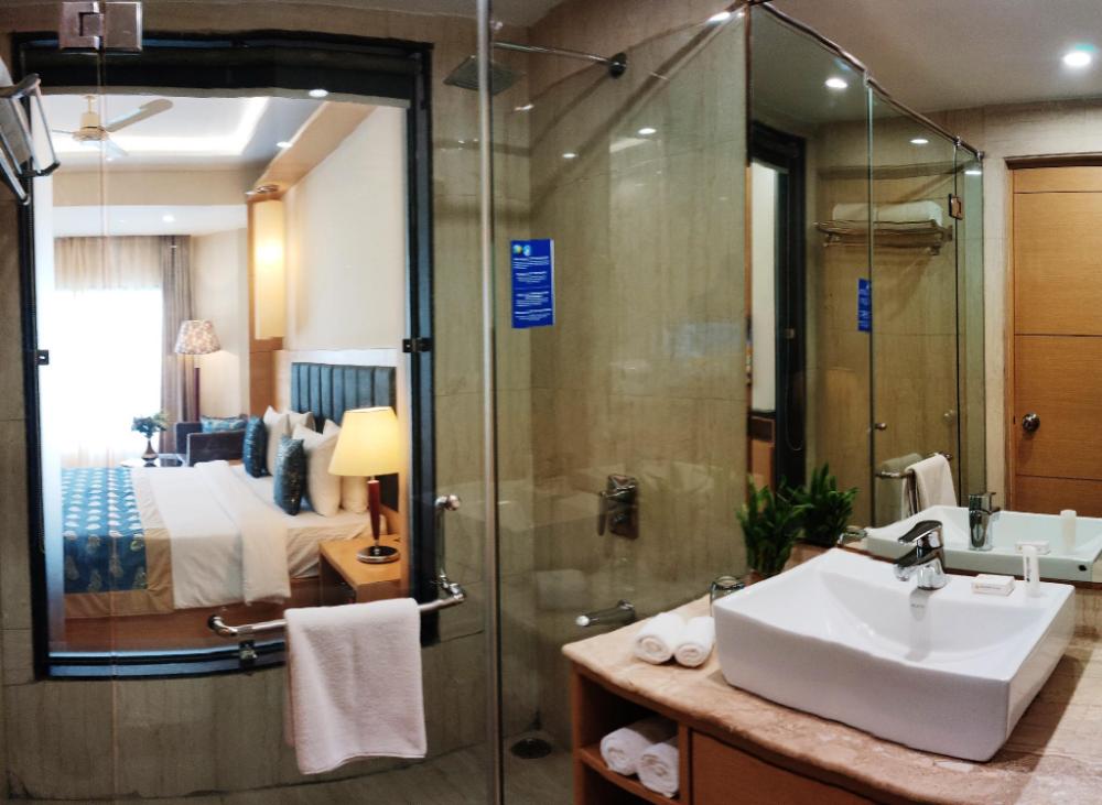 radiant globus hotel