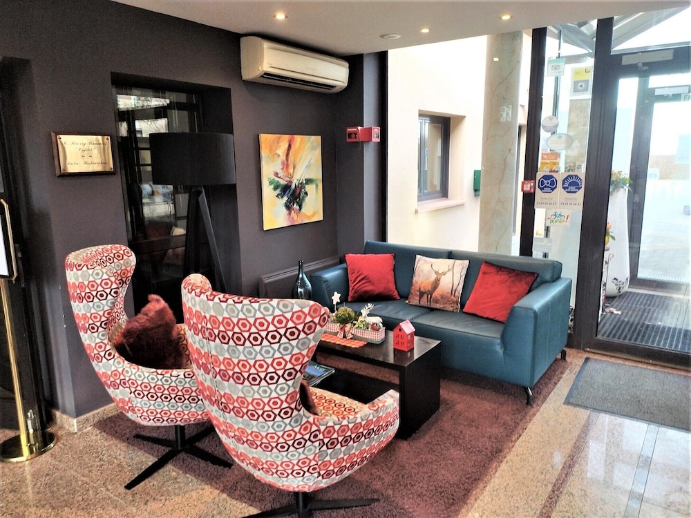 hotel restaurant crystal