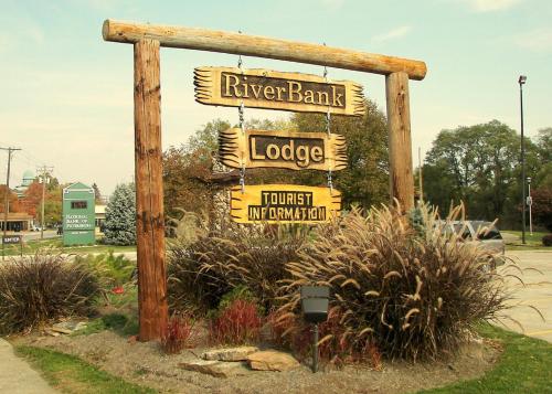 riverbank lodge