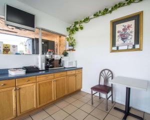 Rodeway Inn Fort Pierce I-95,Fort Pierce,2 star