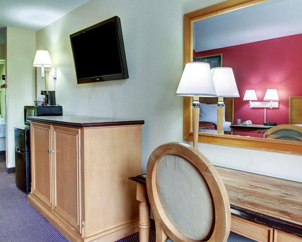 rodeway inn laurel