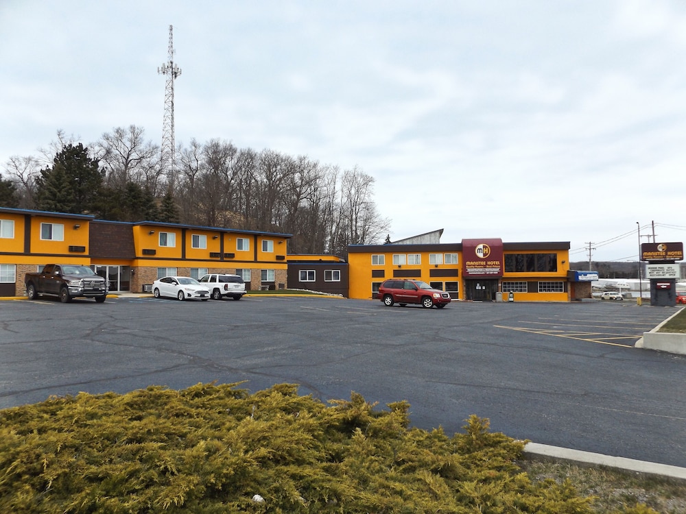 econo lodge manistee