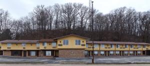 econo lodge manistee