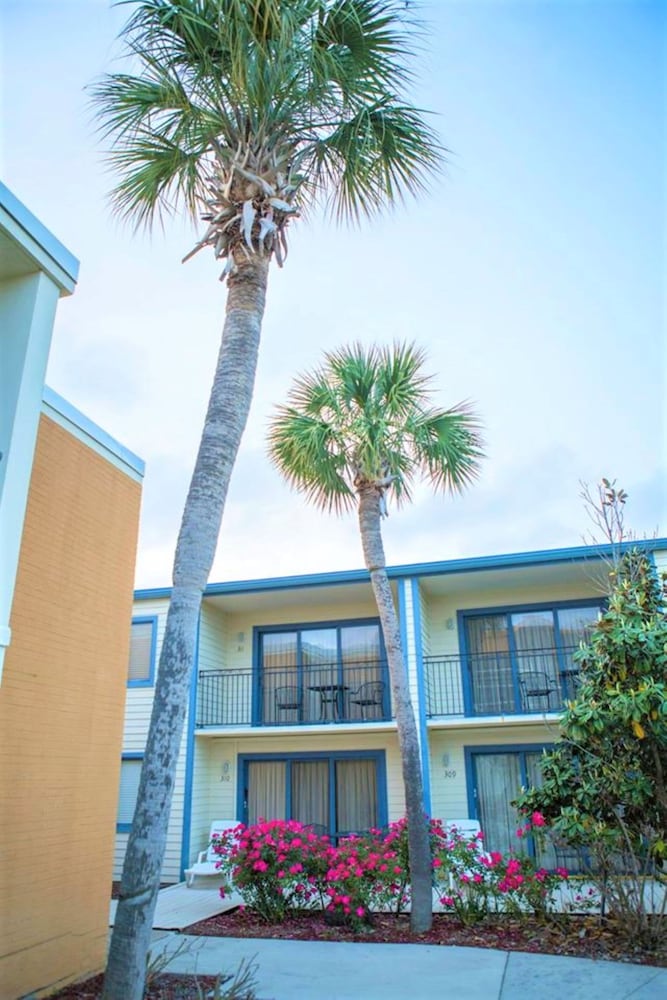 royal holiday beach resort