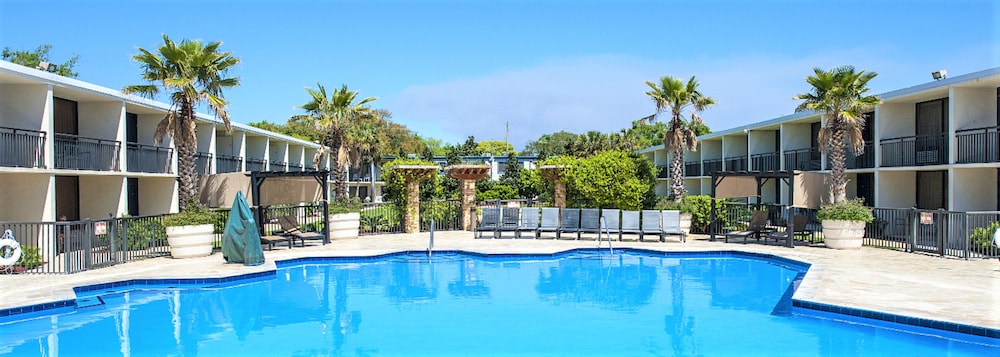 royal holiday beach resort