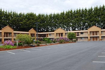 Mcminnville Inn,Newberg>>Mcminnville,2 star