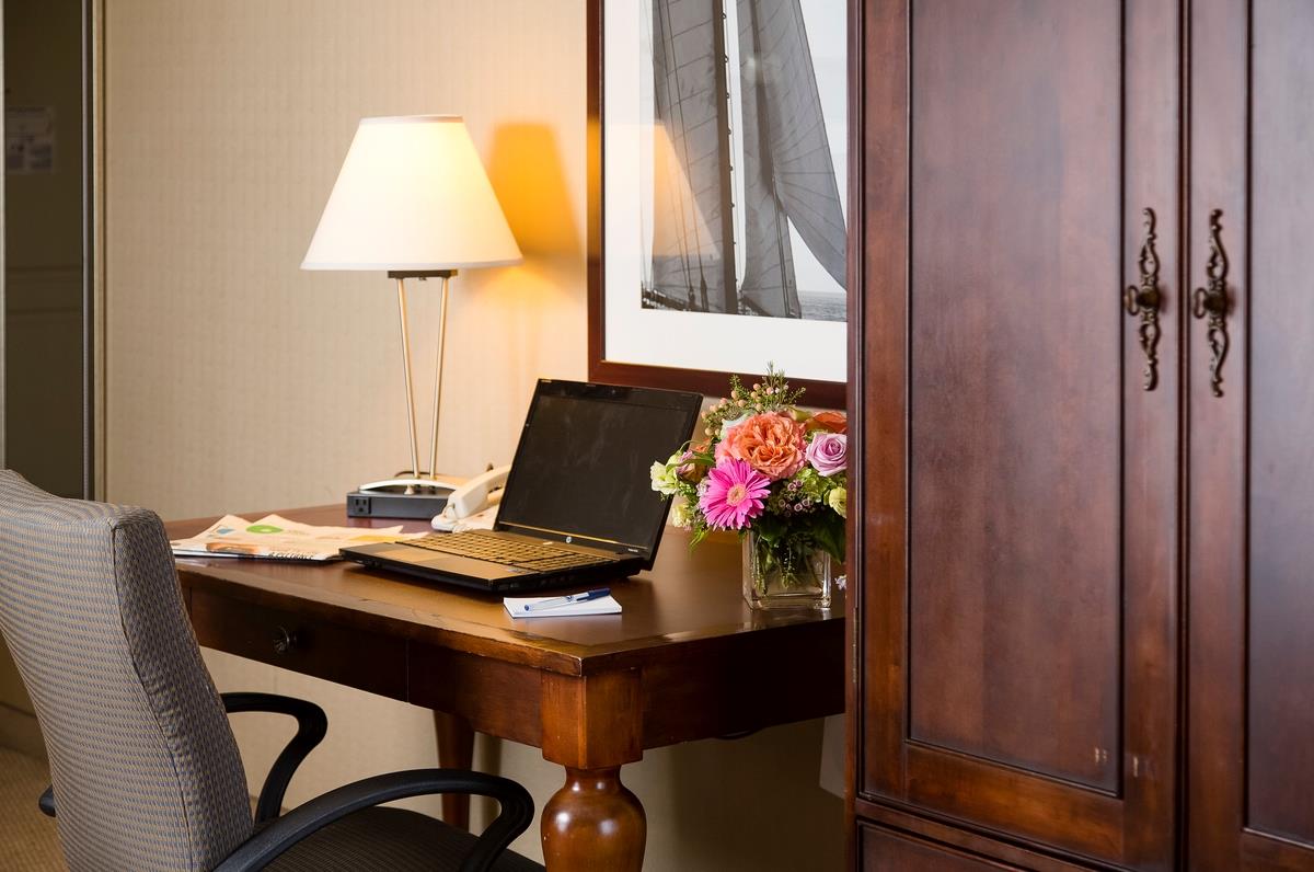 salem waterfront hotel and suites