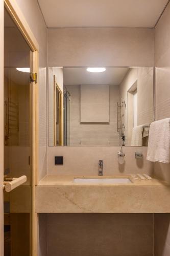 qazaq auyl eco hotel