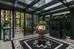 the ritz carlton bangkok