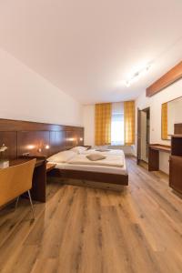 Oskar Kreuzmayr,,3 star