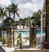 spinnaker inn of naples