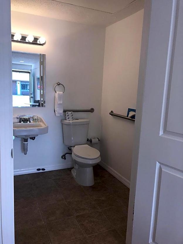 spinnaker inn of naples