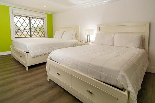 spinnaker inn of naples