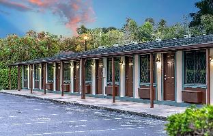 spinnaker inn of naples