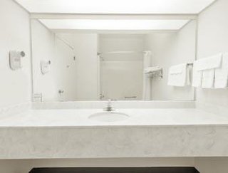 days inn by wyndham montgomery