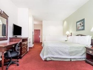 days inn by wyndham montgomery