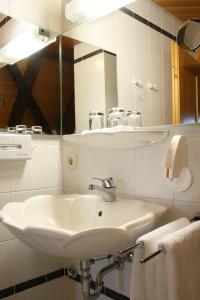 hotel adler barental