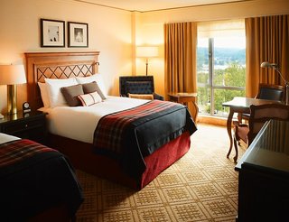 Fairmont Tremblant,Mont-Tremblant Pedestrian Village>>Mont-Tremblant,5 star