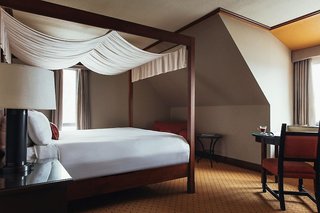 Fairmont Tremblant,Mont-Tremblant Pedestrian Village>>Mont-Tremblant,5 star