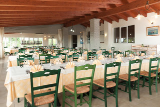 lu hotel porto pino