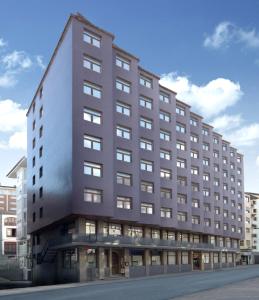Hotel Unzaga Plaza,Eibar>>Bilbao,3 star