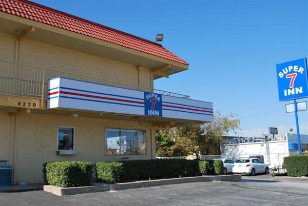 super 7 inn dallas southwest