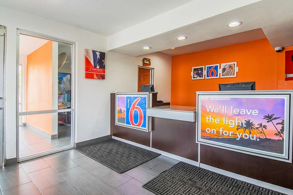 motel 6 bakersfield ca airport