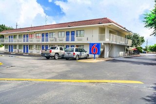 Motel 6 Huntsville, Tx,Huntsville>>Conroe,2 star