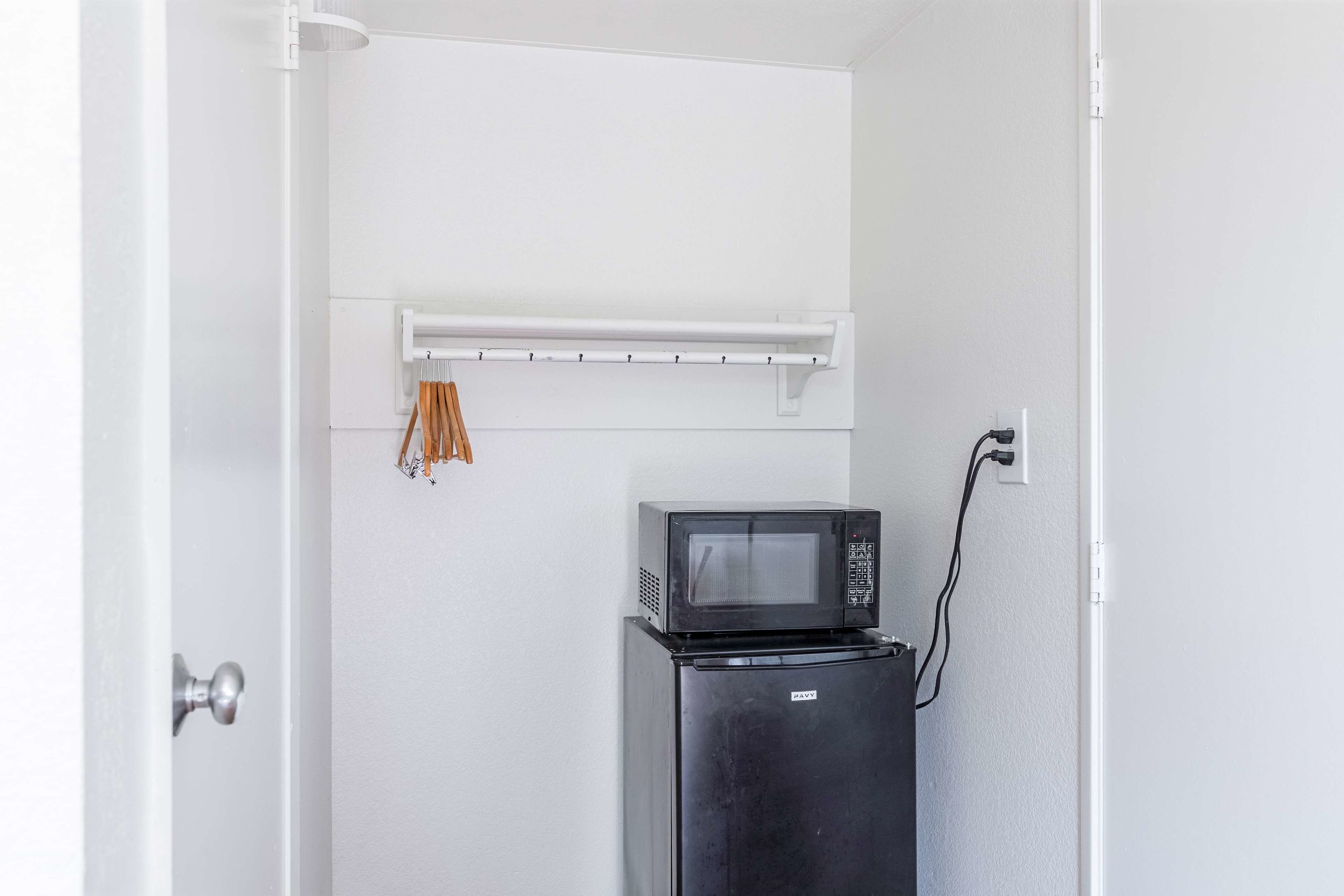 hometowne studios by red roof orange tx