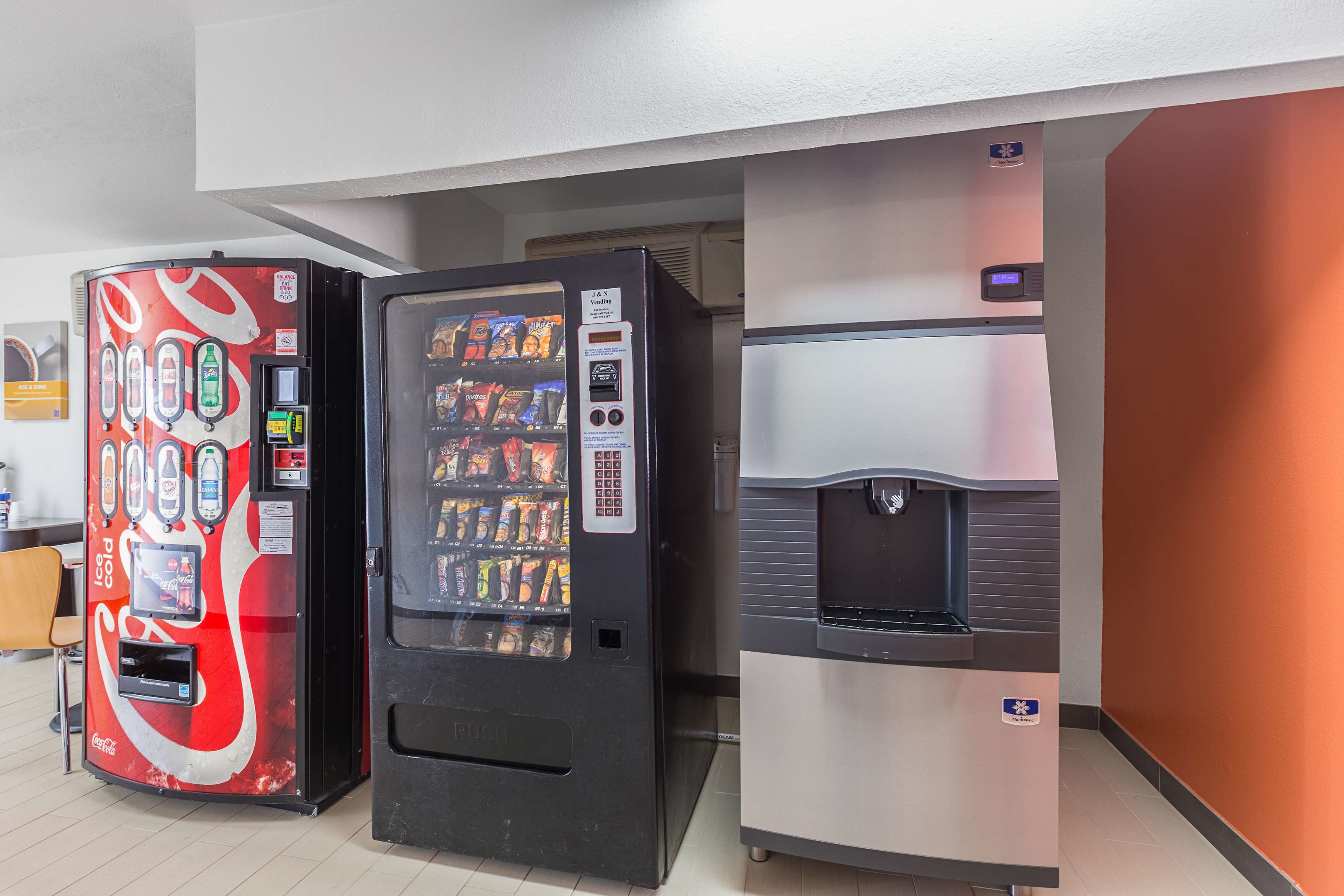 hometowne studios by red roof orange tx