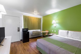 hometowne studios by red roof orange tx