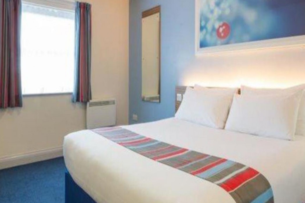 travelodge bracknell central